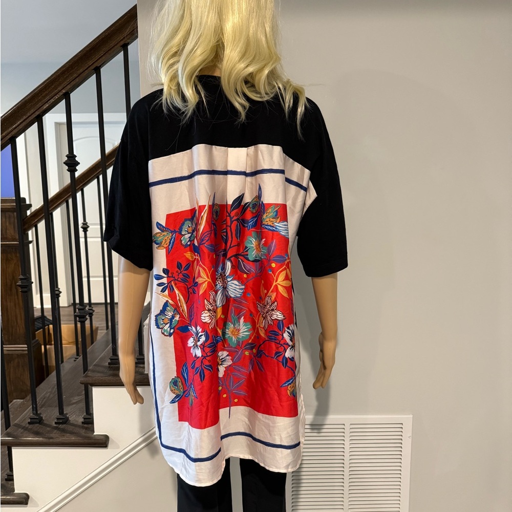 Zara Black Short Sleeve Women's Tee With Beautiful Silk Print on the back